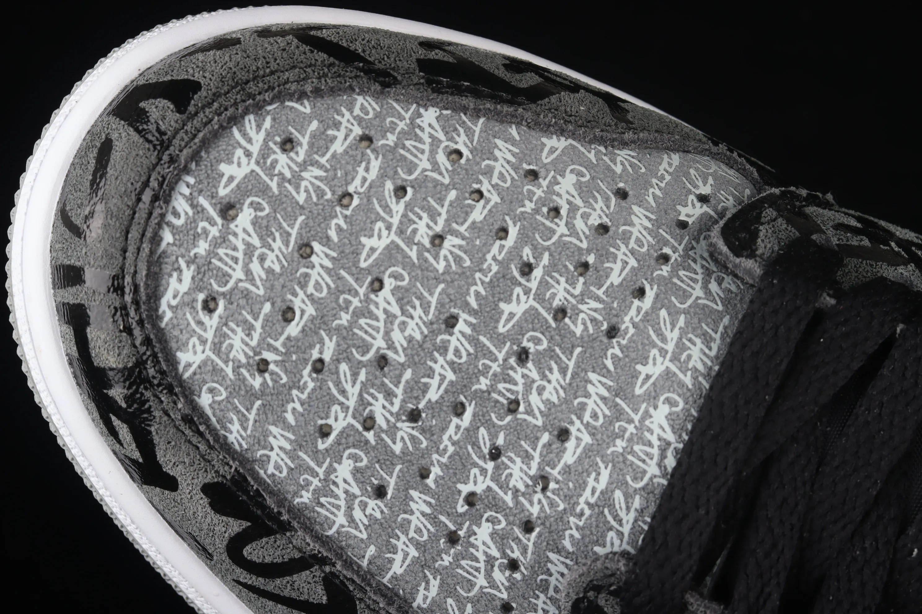 All categories Air Jordan Jordan series basketball shoes Air Jordan 1 High Air Jordan 1 High OG "Rebellionaire" AJ1 Joe 1 black and gray banned "Rebelionaire" high-top basketball shoes 555088-036